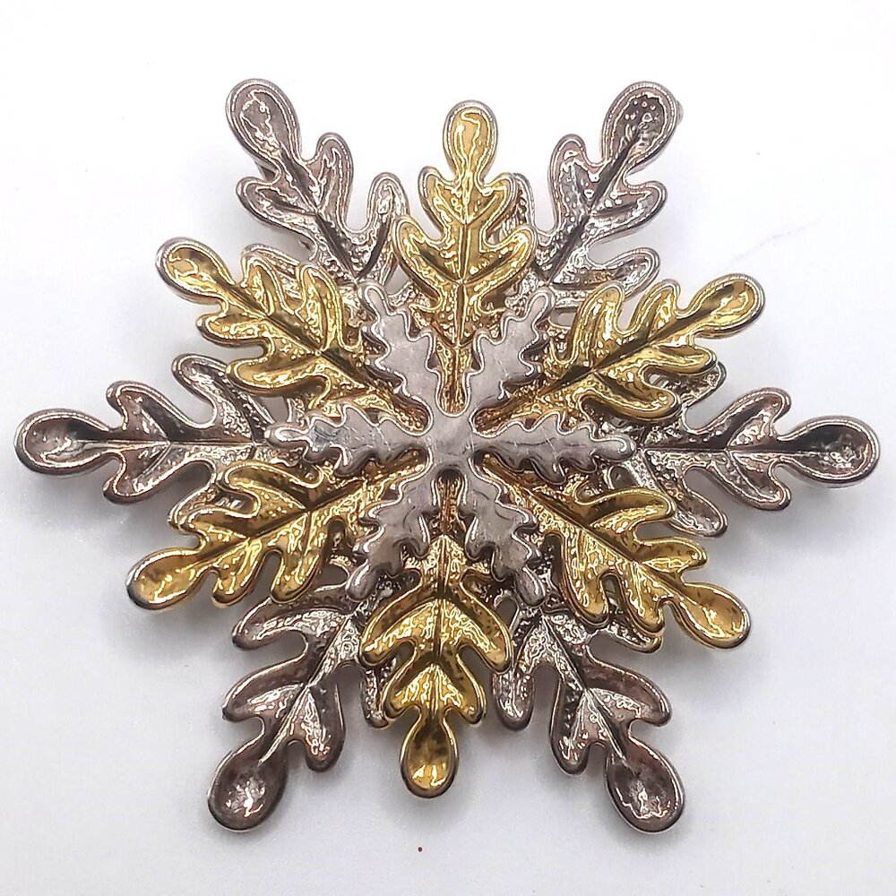 Snowflake Brooch/Pendant Lapel Pin Two Tone Silver & Gold 2" Vintage Charm